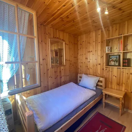 Rustique A La Tzoum' Dağ evi