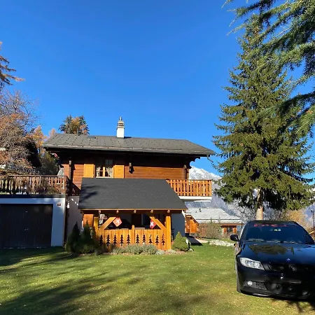 Rustique A La Tzoum' Dağ evi
