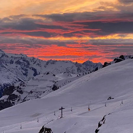 Rustique A La Tzoum'